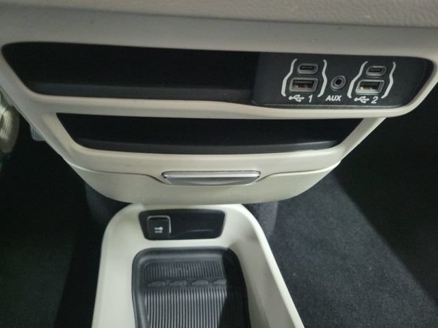 Used 2023 Chrysler Pacifica Touring-L FWD image 27