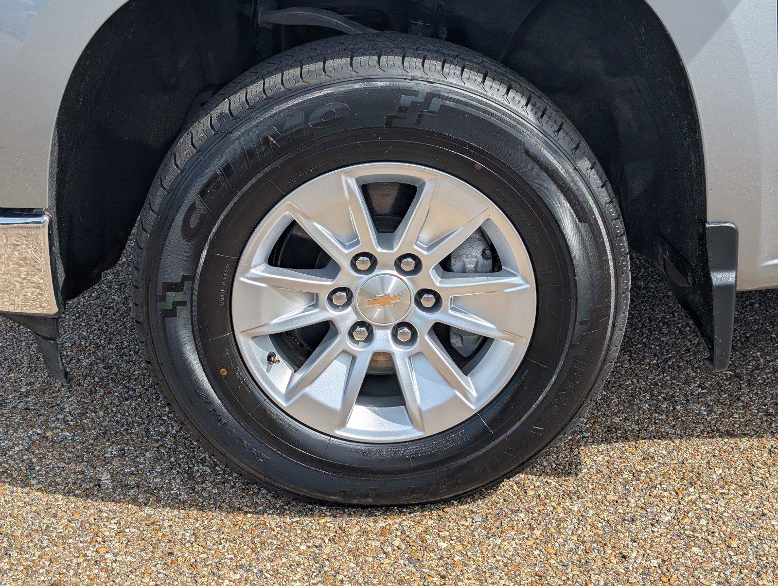 Used 2025 Chevrolet Silverado 1500 LT AWD/4WD image 11