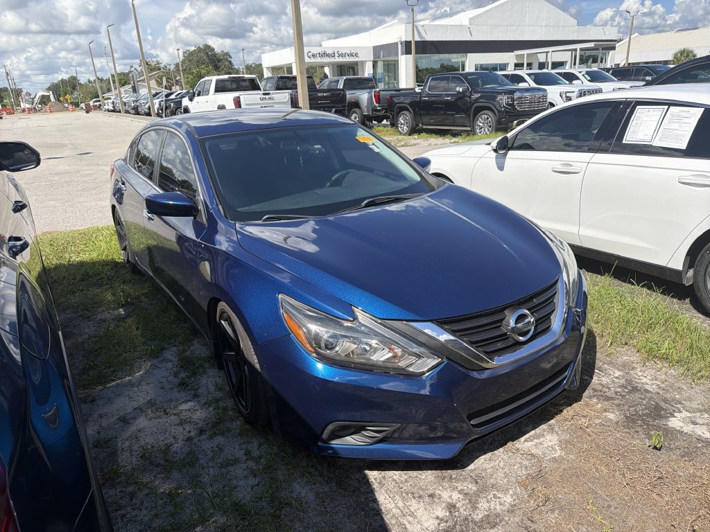 Used 2017 Nissan Altima 2.5 SR FWD image 1