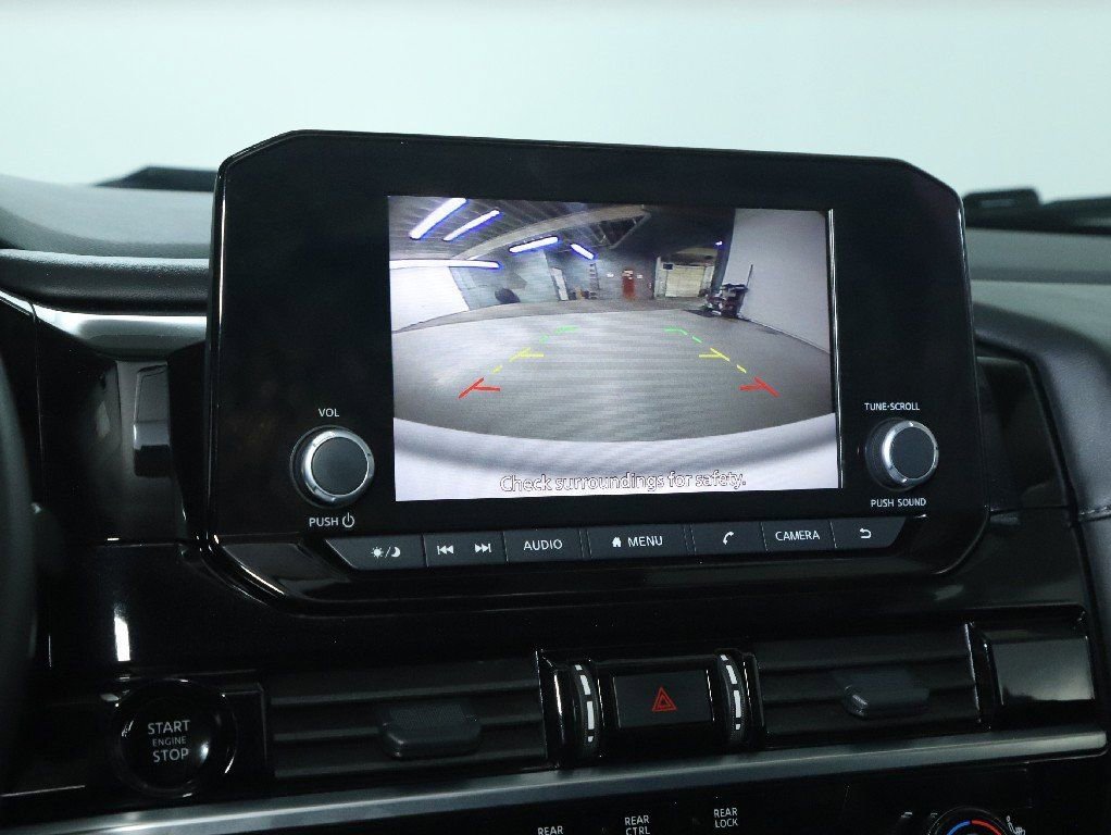 Used 2025 Nissan Pathfinder SV image 31