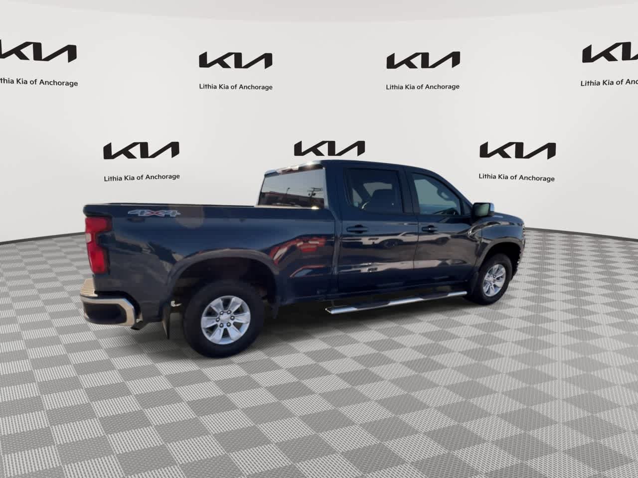 Used 2021 Chevrolet Silverado 1500 LT w/ Bed Protection Package AWD/4WD image 2