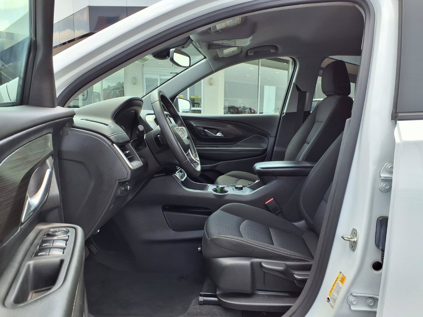 Used 2024 GMC Terrain SLE FWD image 21
