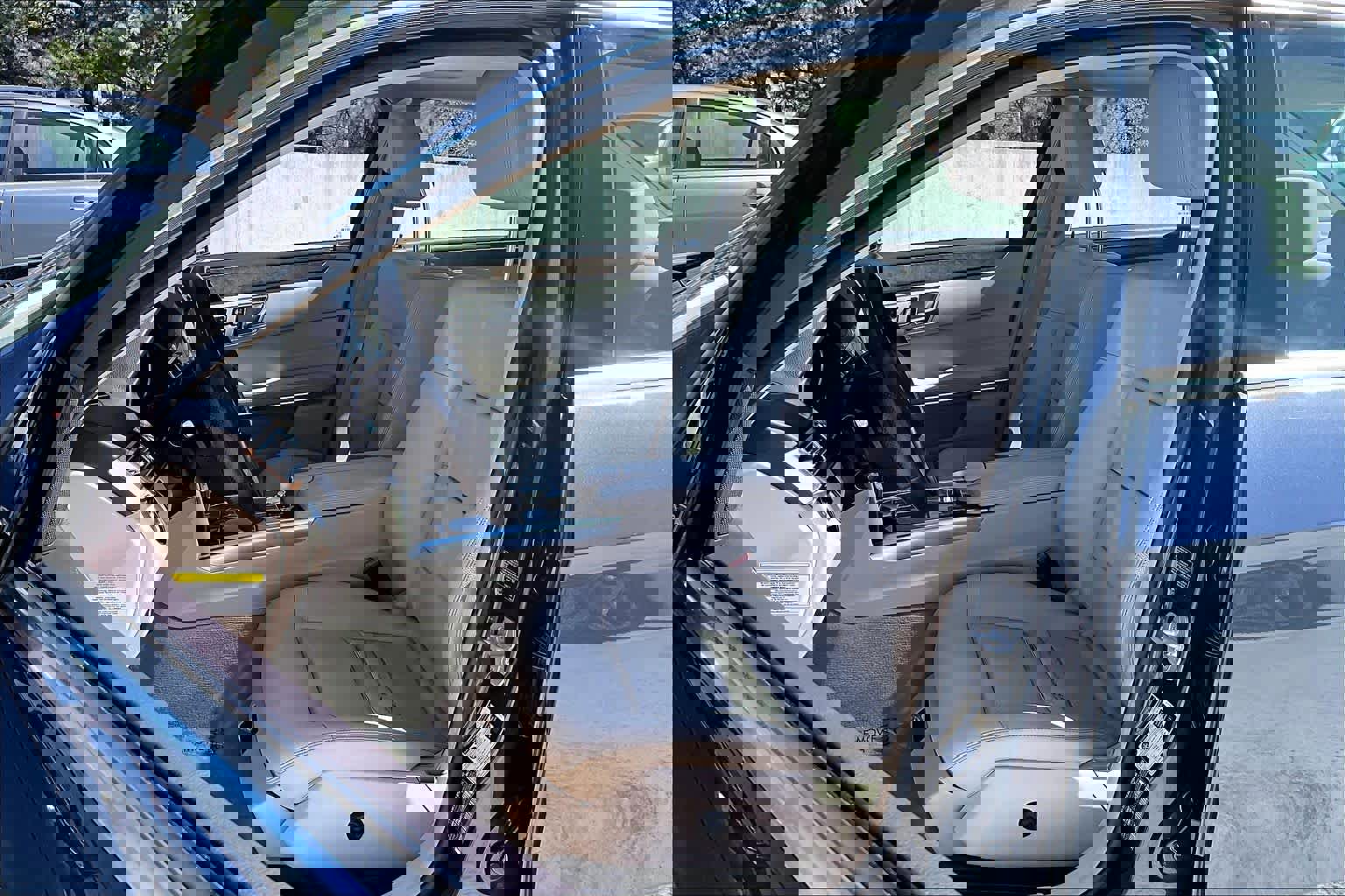 Used 2014 Mercedes-Benz E 350 4MATIC Sedan image 8