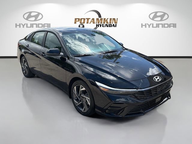 New 2026 Hyundai Elantra Limited image 3
