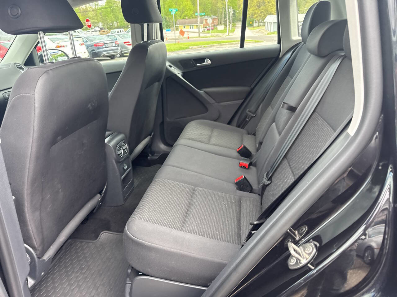 Used 2015 Volkswagen Tiguan S FWD image 16