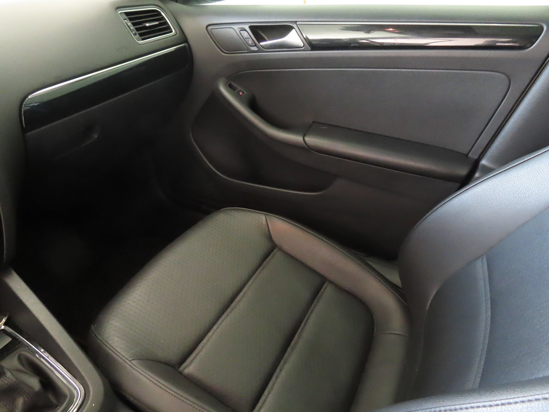 Used 2016 Volkswagen Jetta SEL FWD image 19