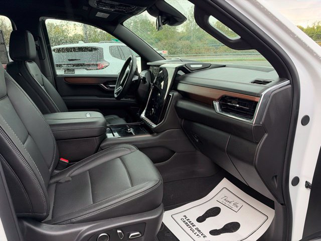 Used 2026 GMC Yukon XL Denali w/ Sun & Power Step Package AWD/4WD image 10