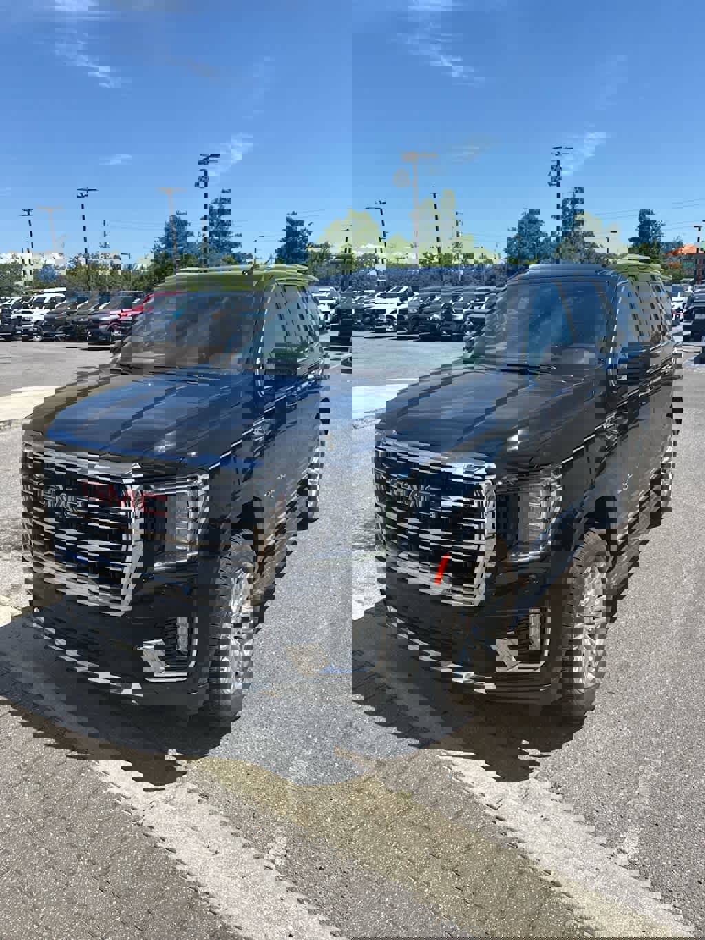 Used 2021 GMC Yukon SLT w/ SLT Luxury Plus Package RWD image 1