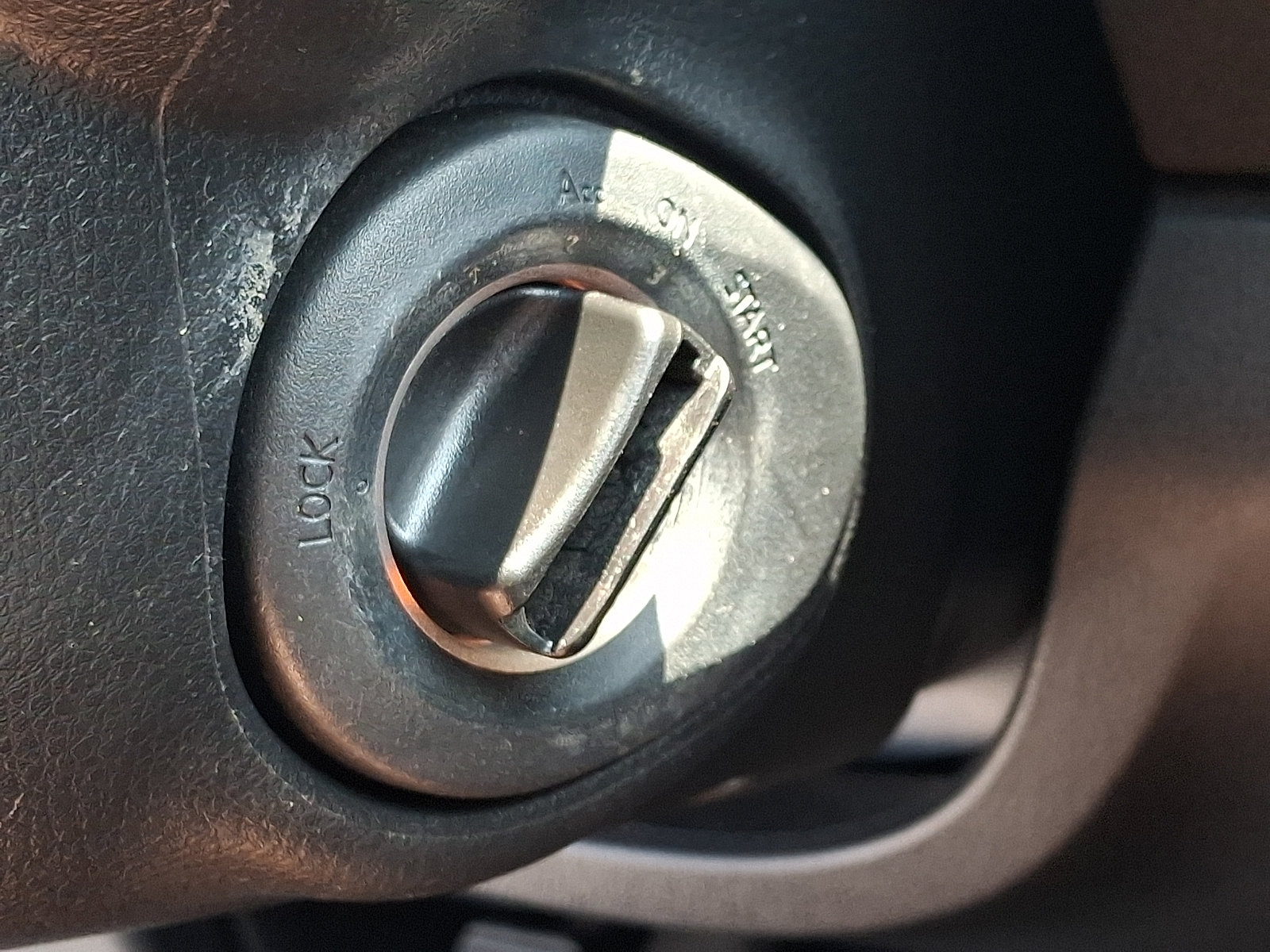Used 2013 Nissan Rogue SV w/ Premium Pkg AWD/4WD image 26