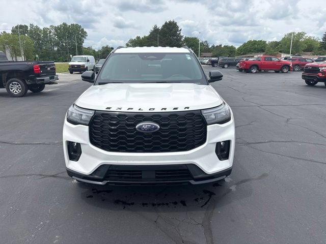 Used 2025 Ford Explorer ST-Line AWD/4WD image 3
