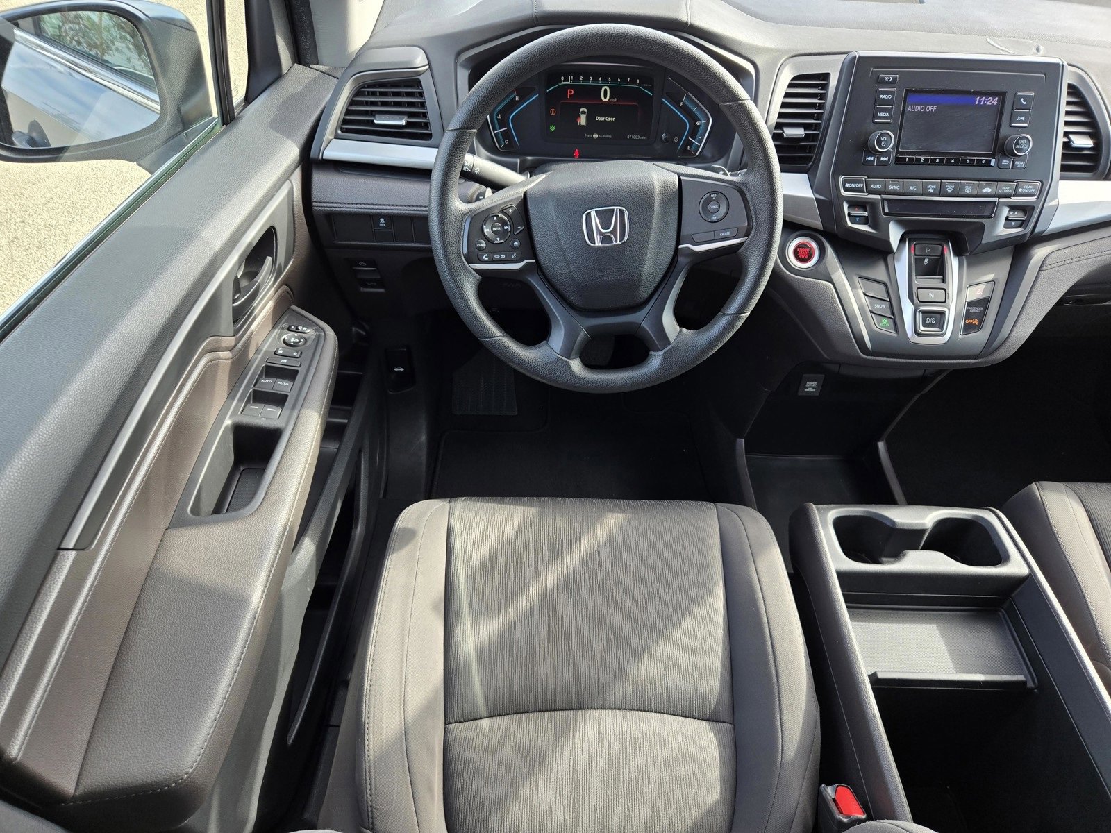 Used 2018 Honda Odyssey LX image 12