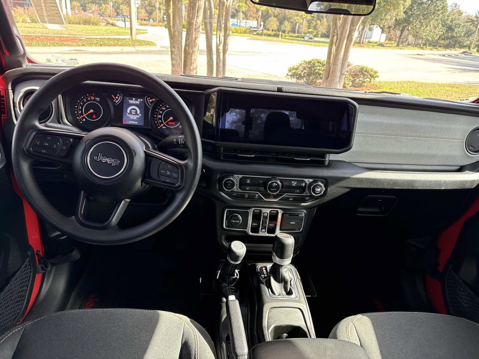 Used 2024 Jeep Gladiator Sport image 17