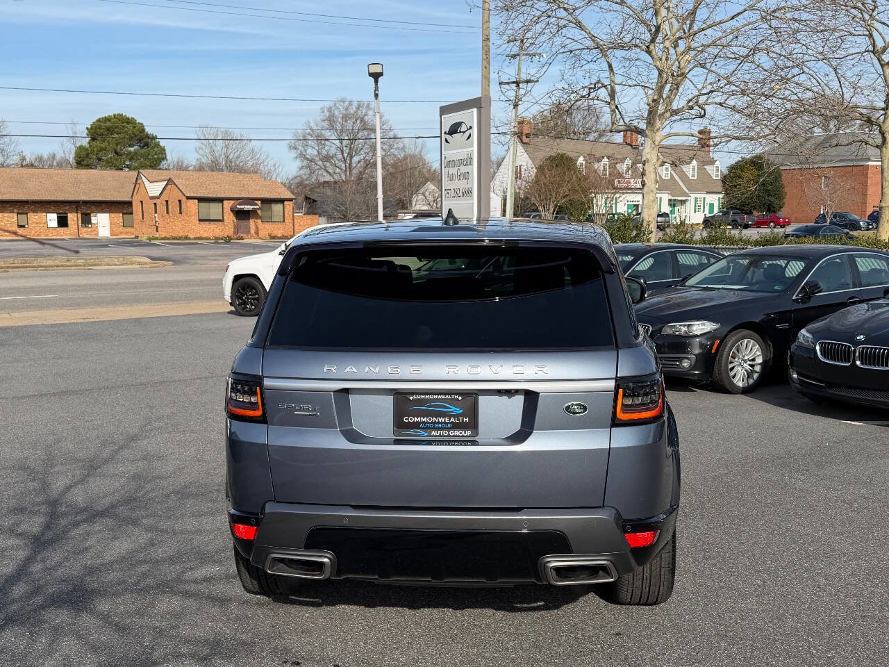 Used 2018 Land Rover Range Rover Sport HSE AWD/4WD image 16