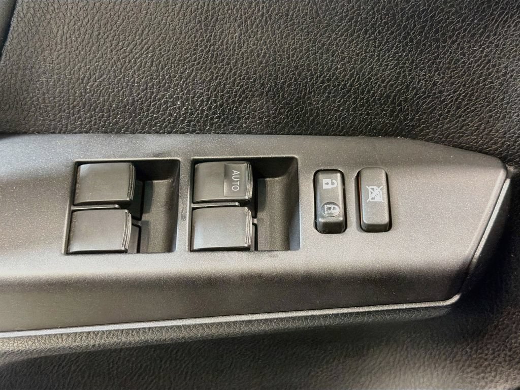 Used 2017 Toyota RAV4 XLE AWD/4WD image 13