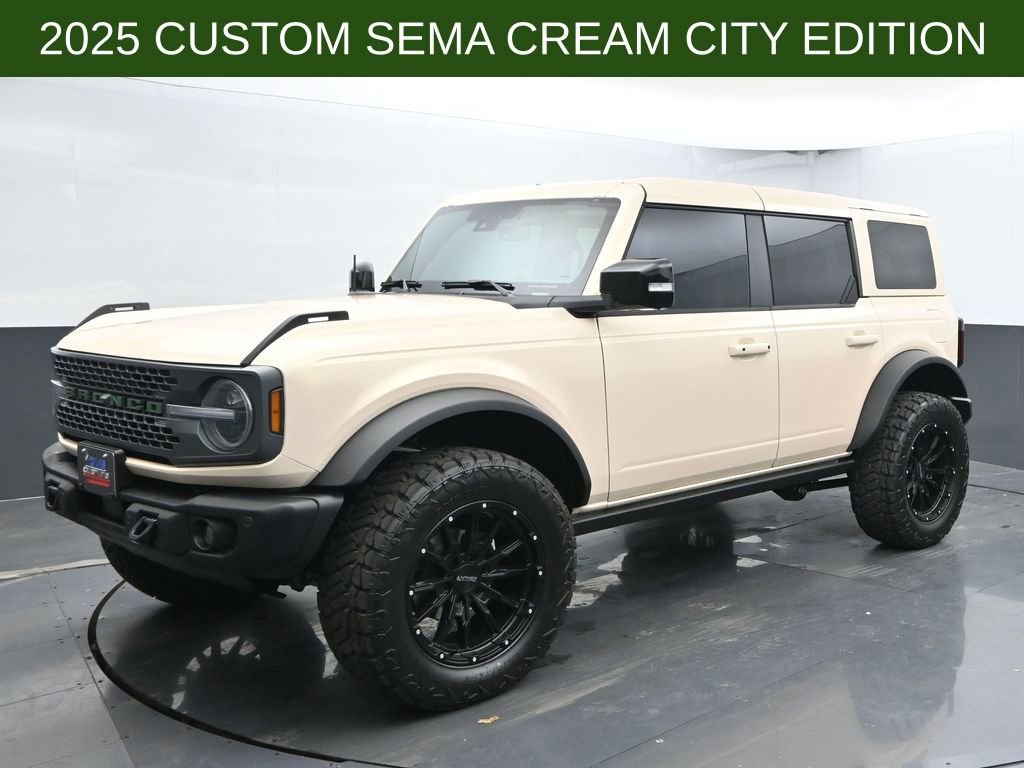 New 2025 Ford Bronco Badlands image 4