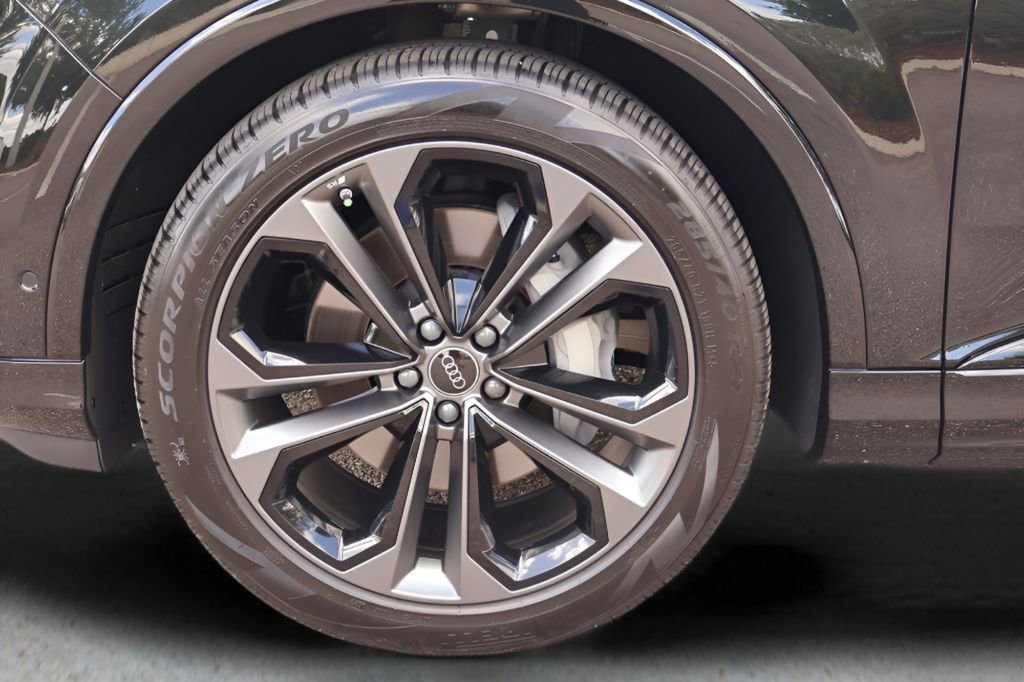 Used 2025 Audi Q7 3.0T Premium Plus AWD/4WD image 27