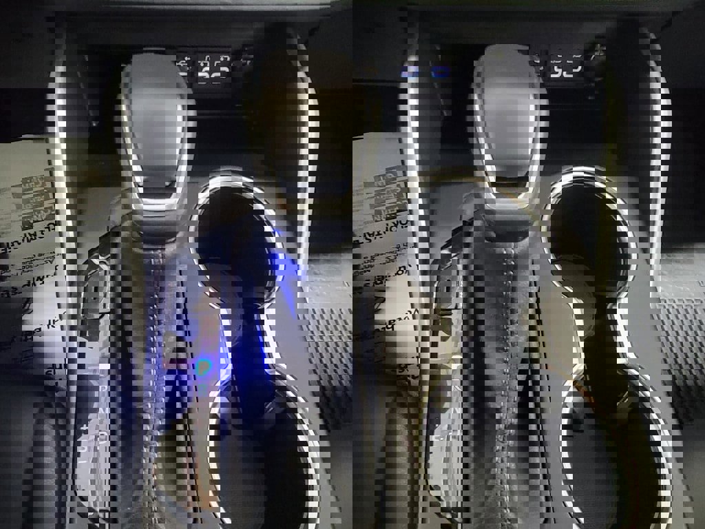 Certified 2025 Toyota Highlander XLE image 18