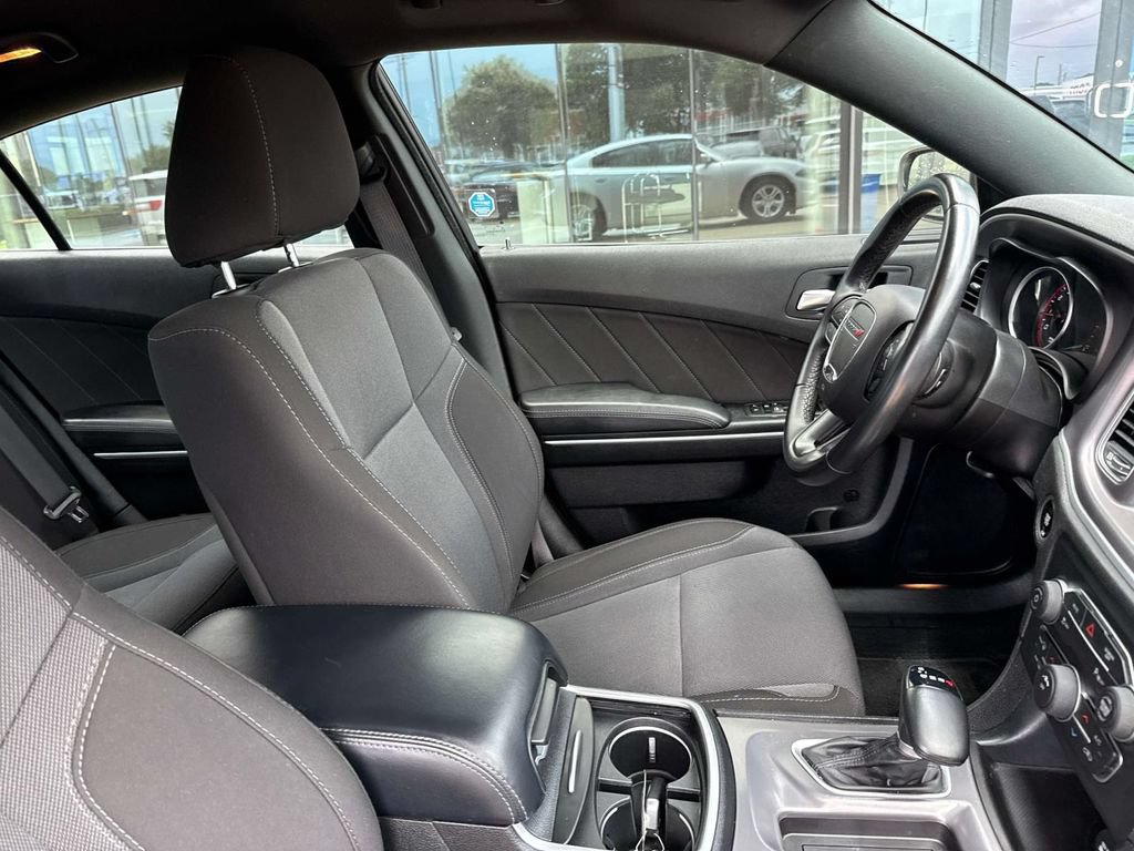 Used 2022 Dodge Charger SXT RWD image 10