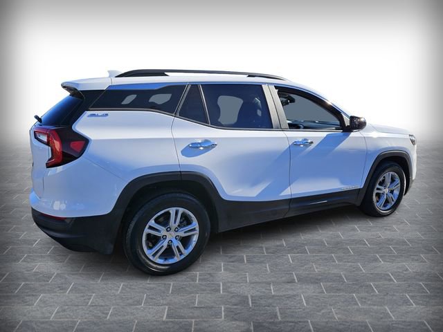 Used 2022 GMC Terrain SLE w/ Driver Convenience Package image 5