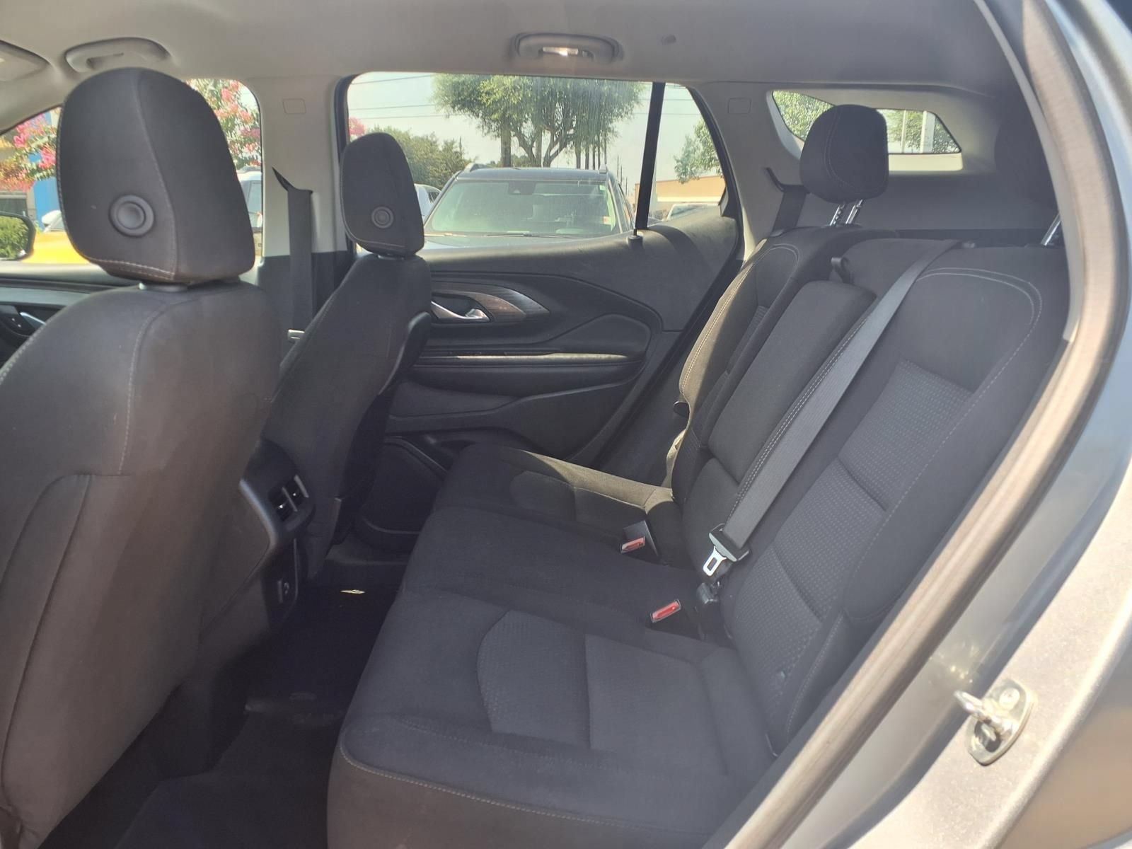 Used 2024 GMC Terrain SLE FWD image 18