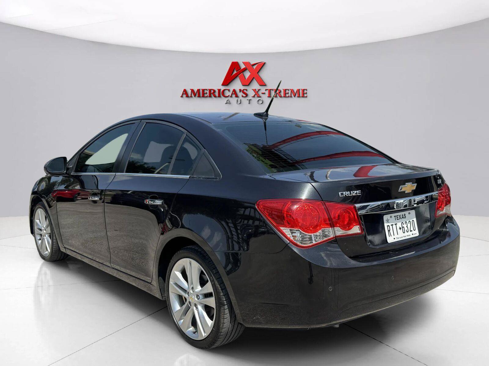 Used 2011 Chevrolet Cruze LTZ FWD image 4