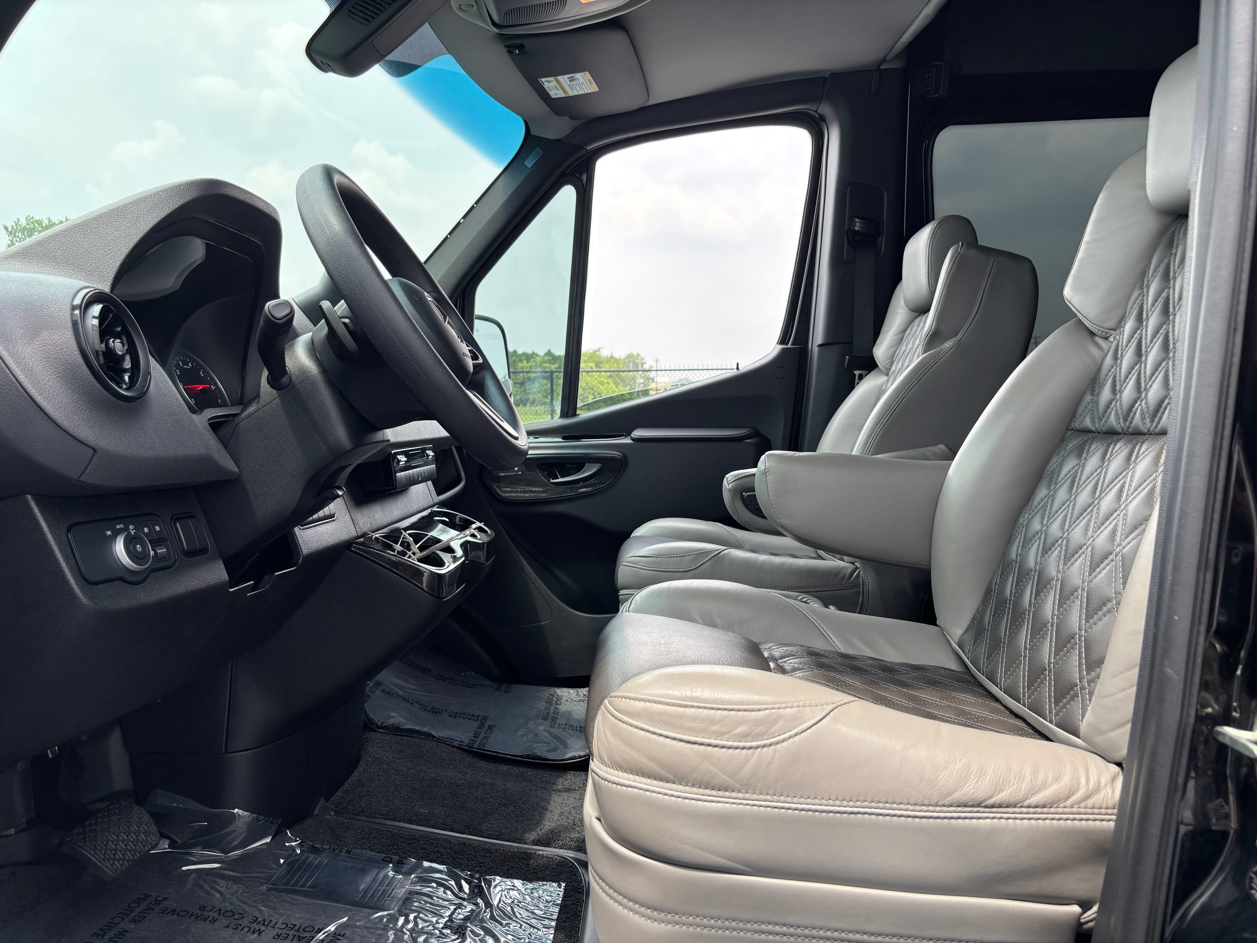 Used 2023 Mercedes-Benz Sprinter 2500 image 20