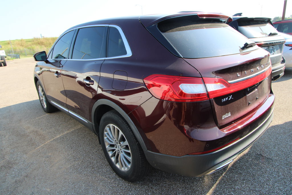 Used 2017 Lincoln MKX Select w/ Select Plus Package AWD/4WD image 6
