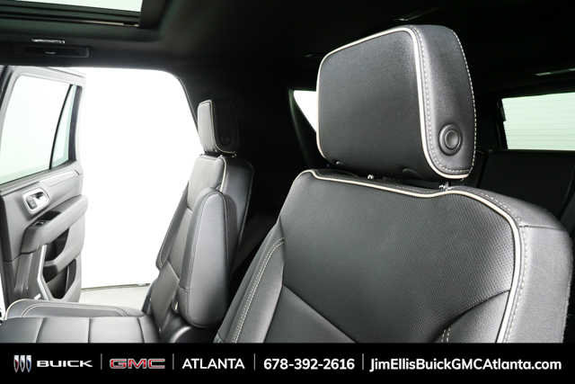 Used 2023 GMC Yukon SLT w/ SLT Premium Package image 21
