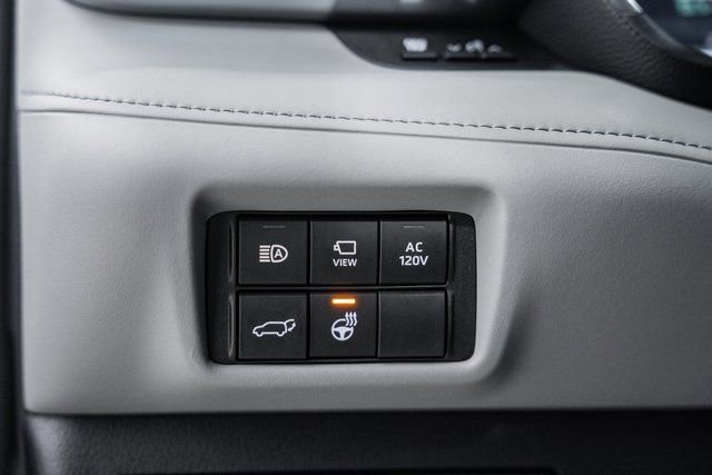 Used 2024 Toyota Highlander Platinum image 44