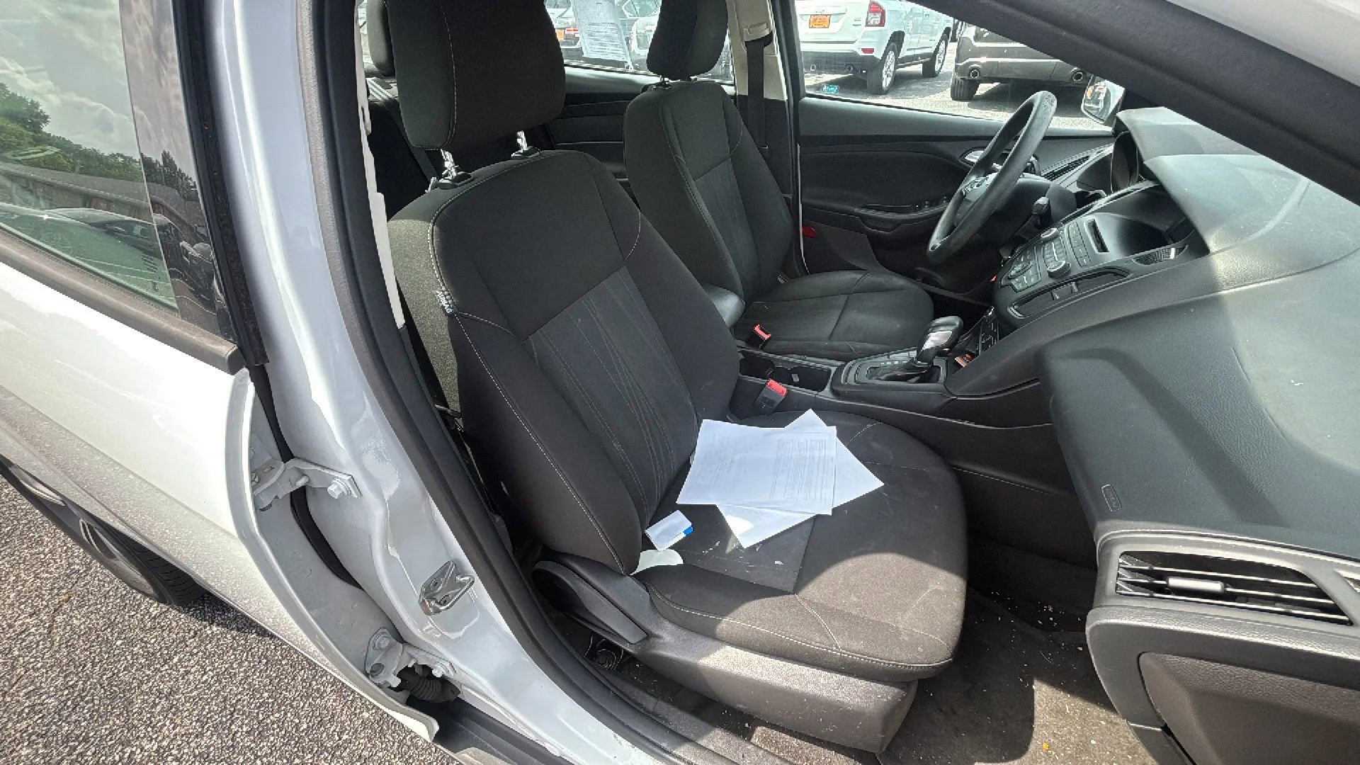 Used 2017 Ford Focus SE FWD image 13