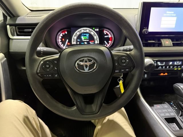 Used 2024 Toyota RAV4 LE AWD/4WD image 16