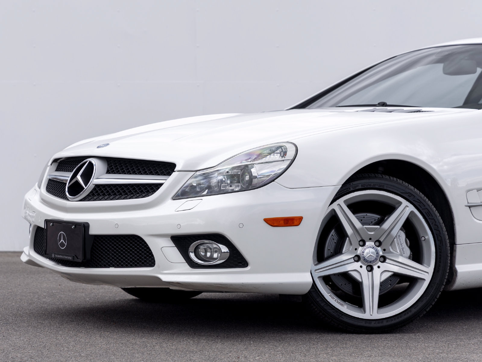 Used 2011 Mercedes-Benz SL 550 image 2