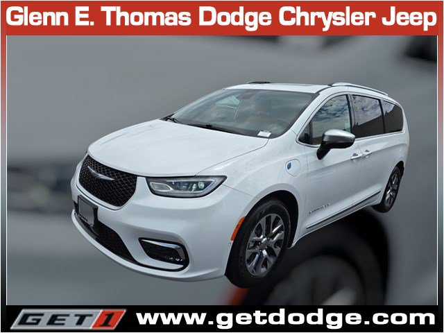 Certified 2023 Chrysler Pacifica Pinnacle FWD image 3