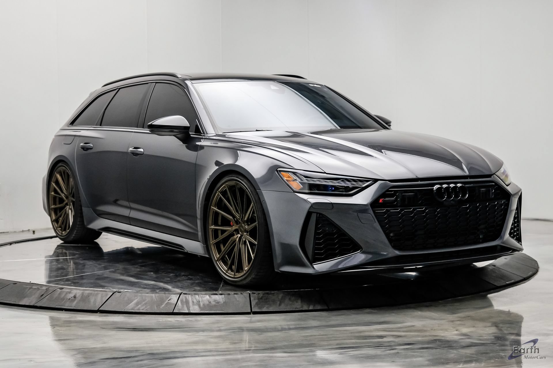 Used 2023 Audi RS 6 w/ Black Optic Package AWD/4WD image 21