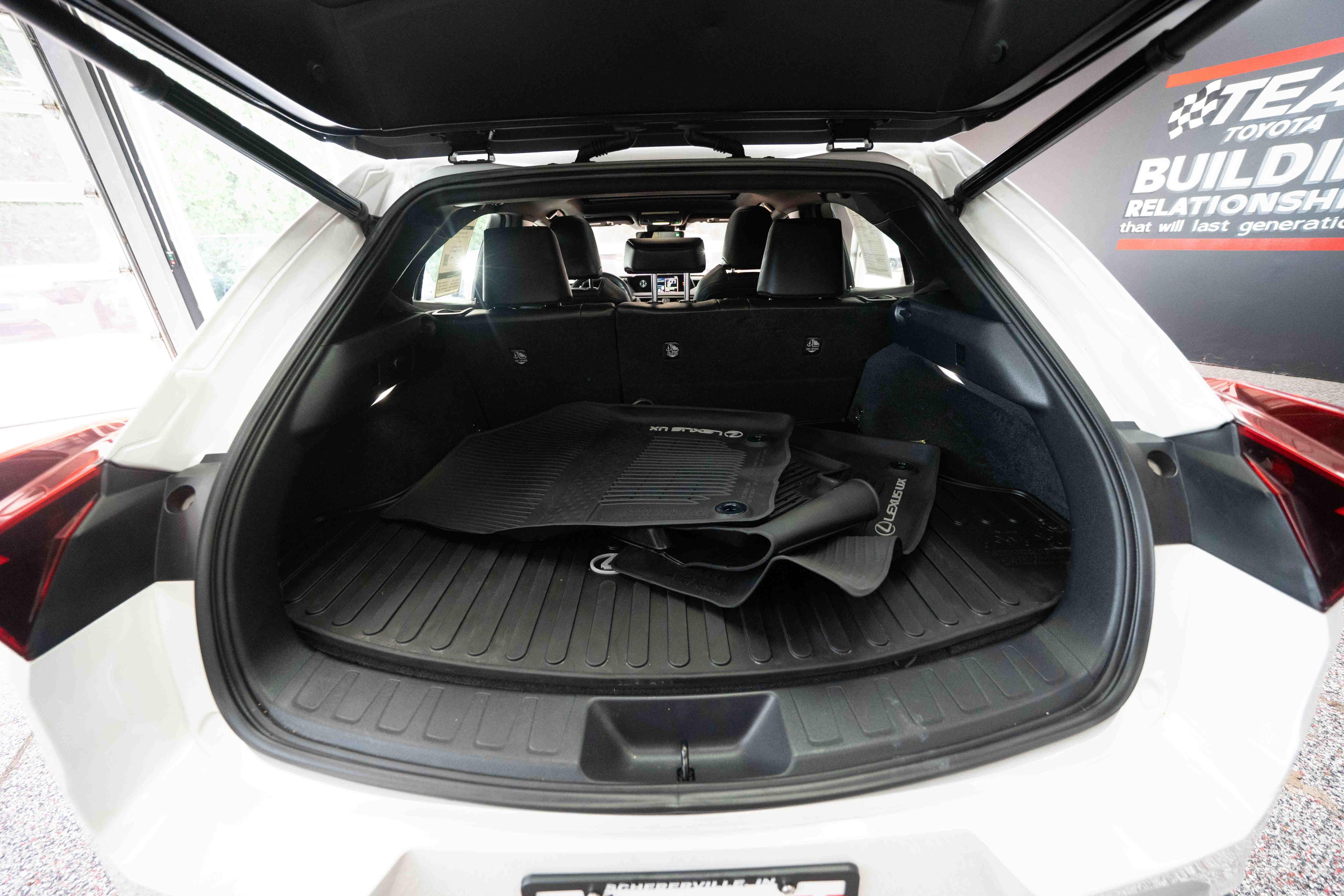 Used 2020 Lexus UX 250h w/ Premium Package AWD/4WD image 27