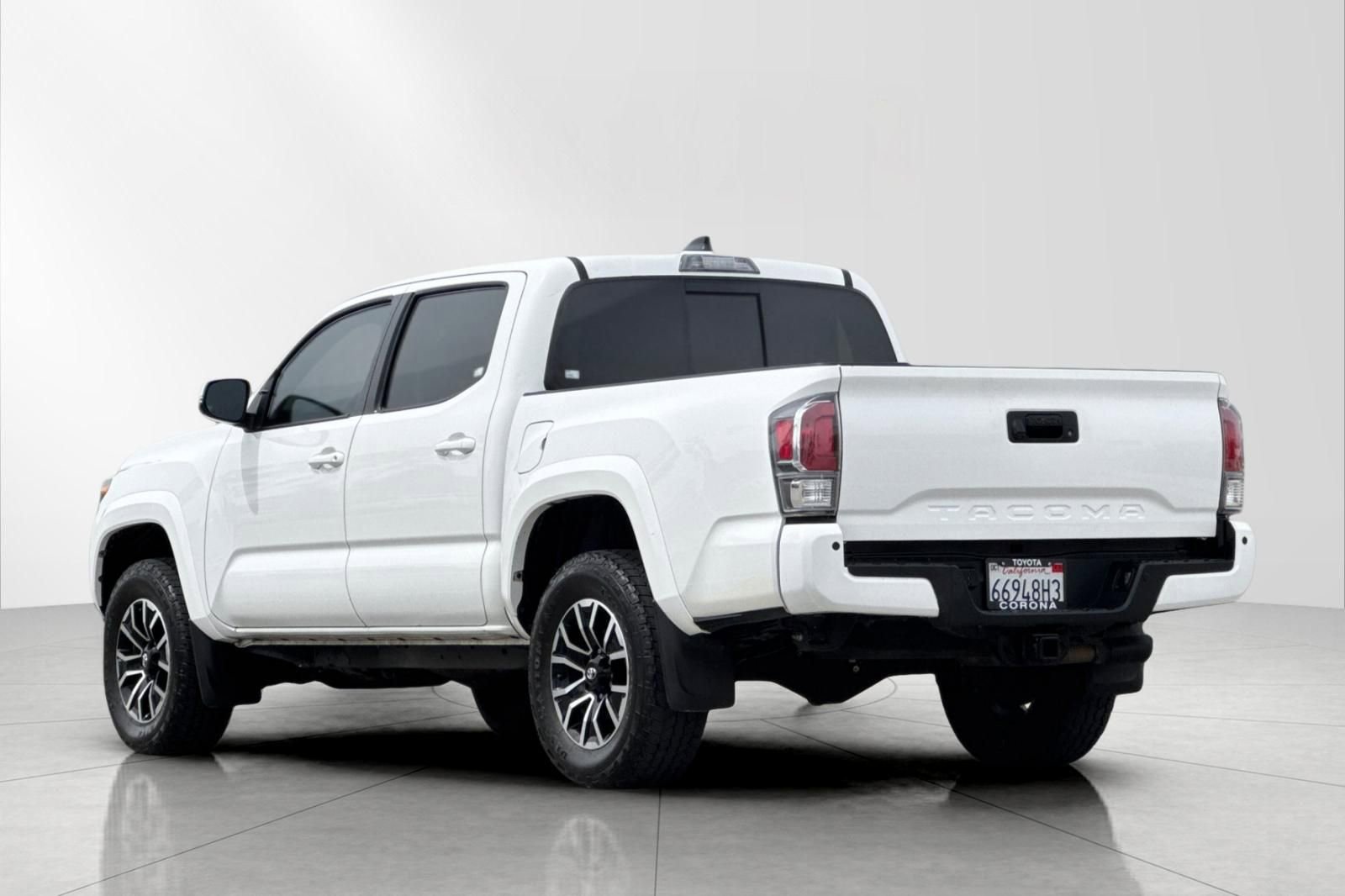 Used 2021 Toyota Tacoma TRD Sport w/ Technology Package image 6