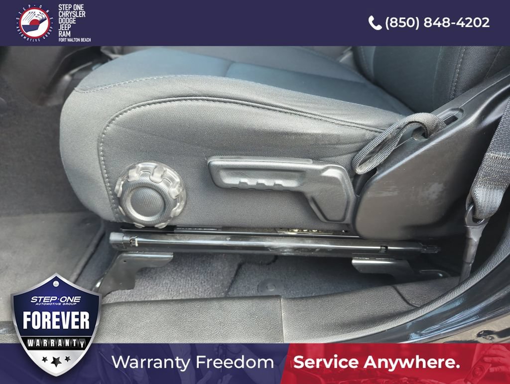 Used 2022 Jeep Gladiator Sport AWD/4WD image 12