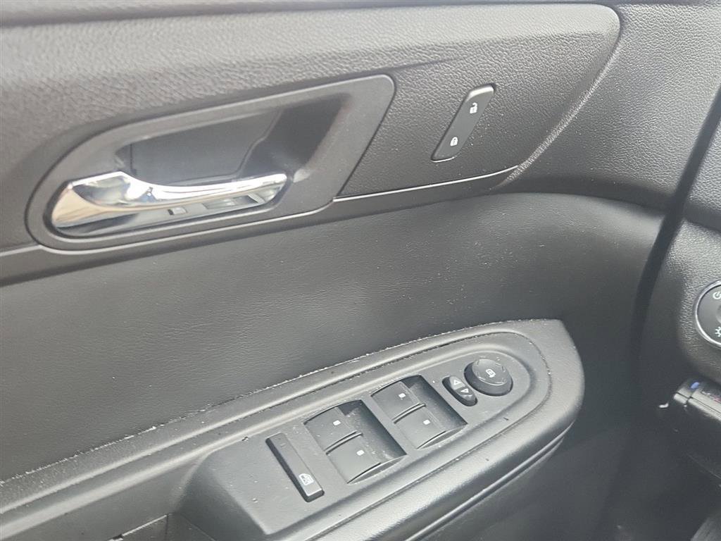 Used 2013 Chevrolet Traverse LT image 13