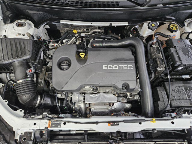 Used 2022 Chevrolet Equinox LS w/ LPO, Floor Liner Package FWD image 7