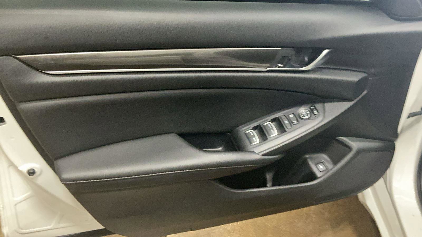 Used 2019 Honda Accord Sport image 12