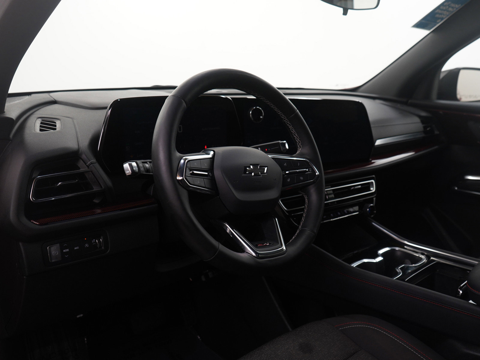 Used 2024 Chevrolet Traverse Z71 image 16