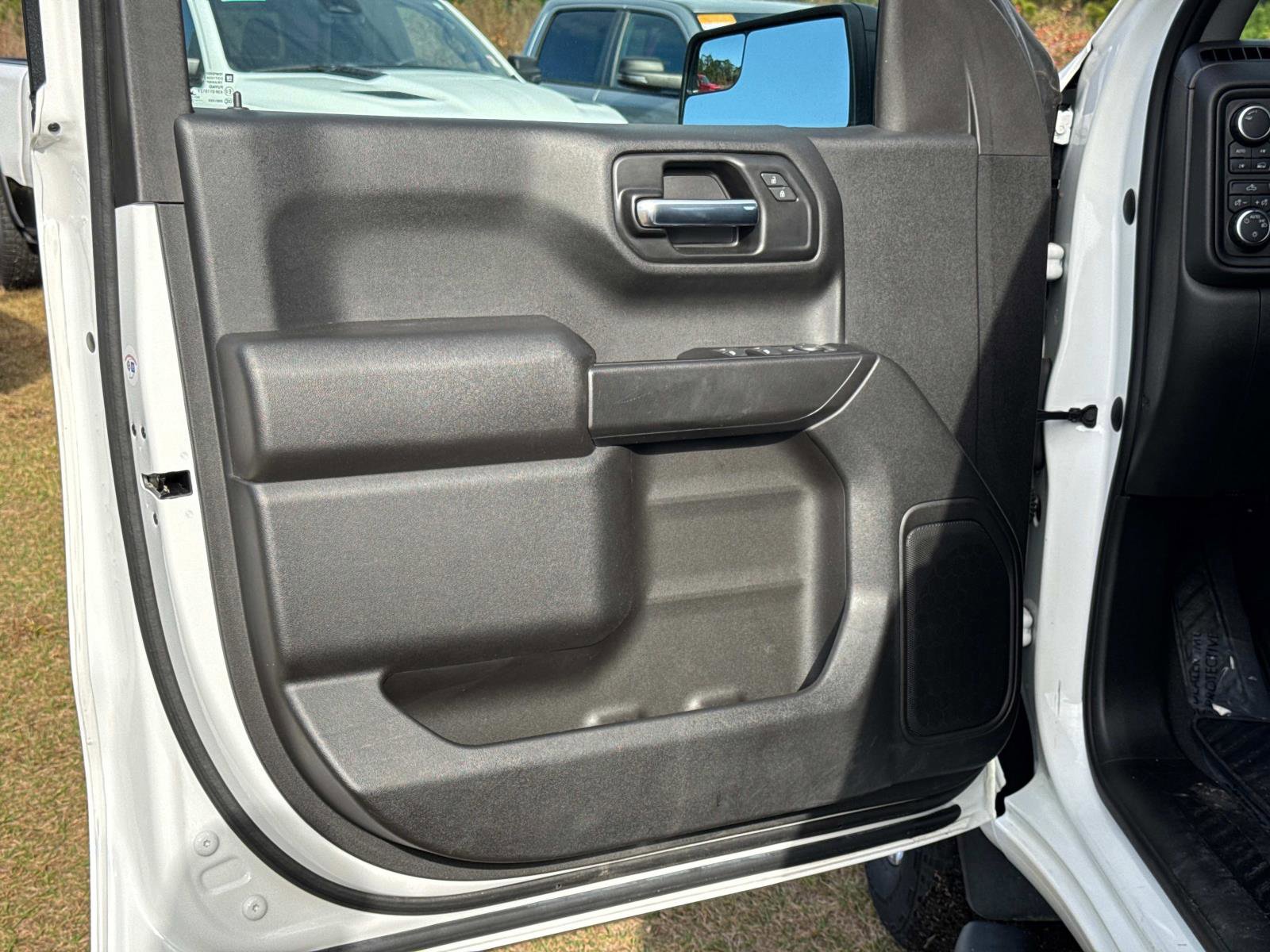 Used 2022 Chevrolet Silverado 1500 Custom image 17