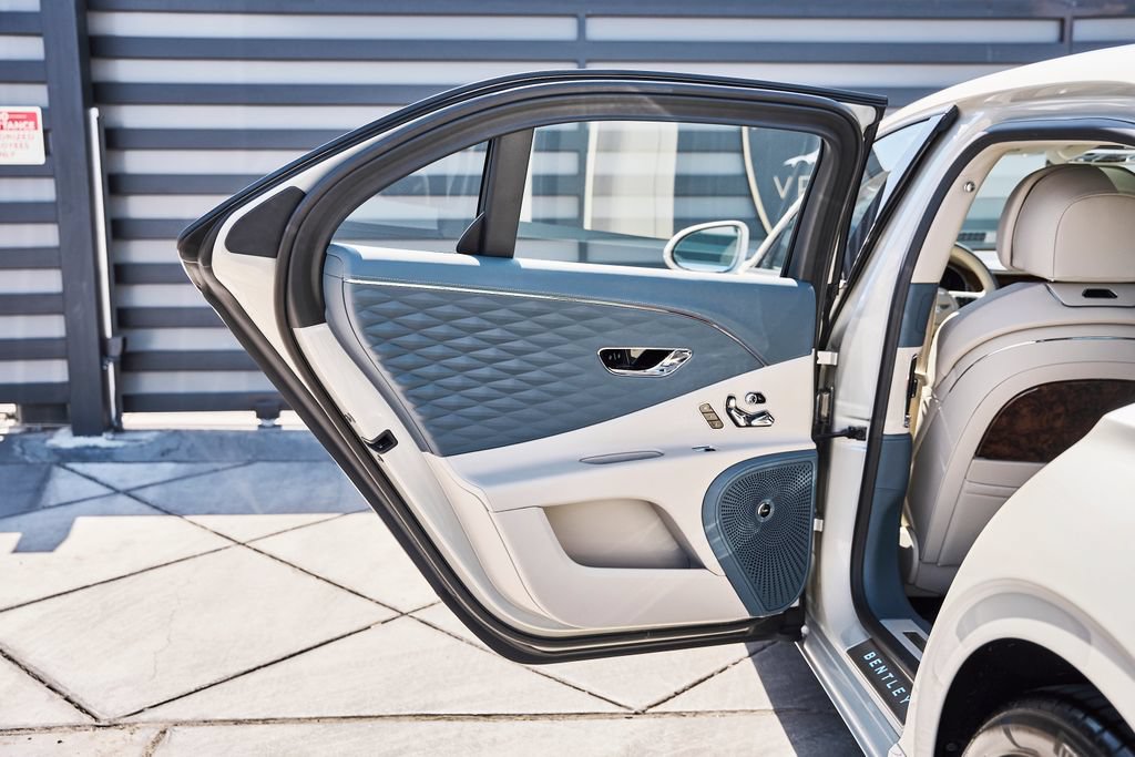 Used 2022 Bentley Flying Spur W12 AWD/4WD image 26