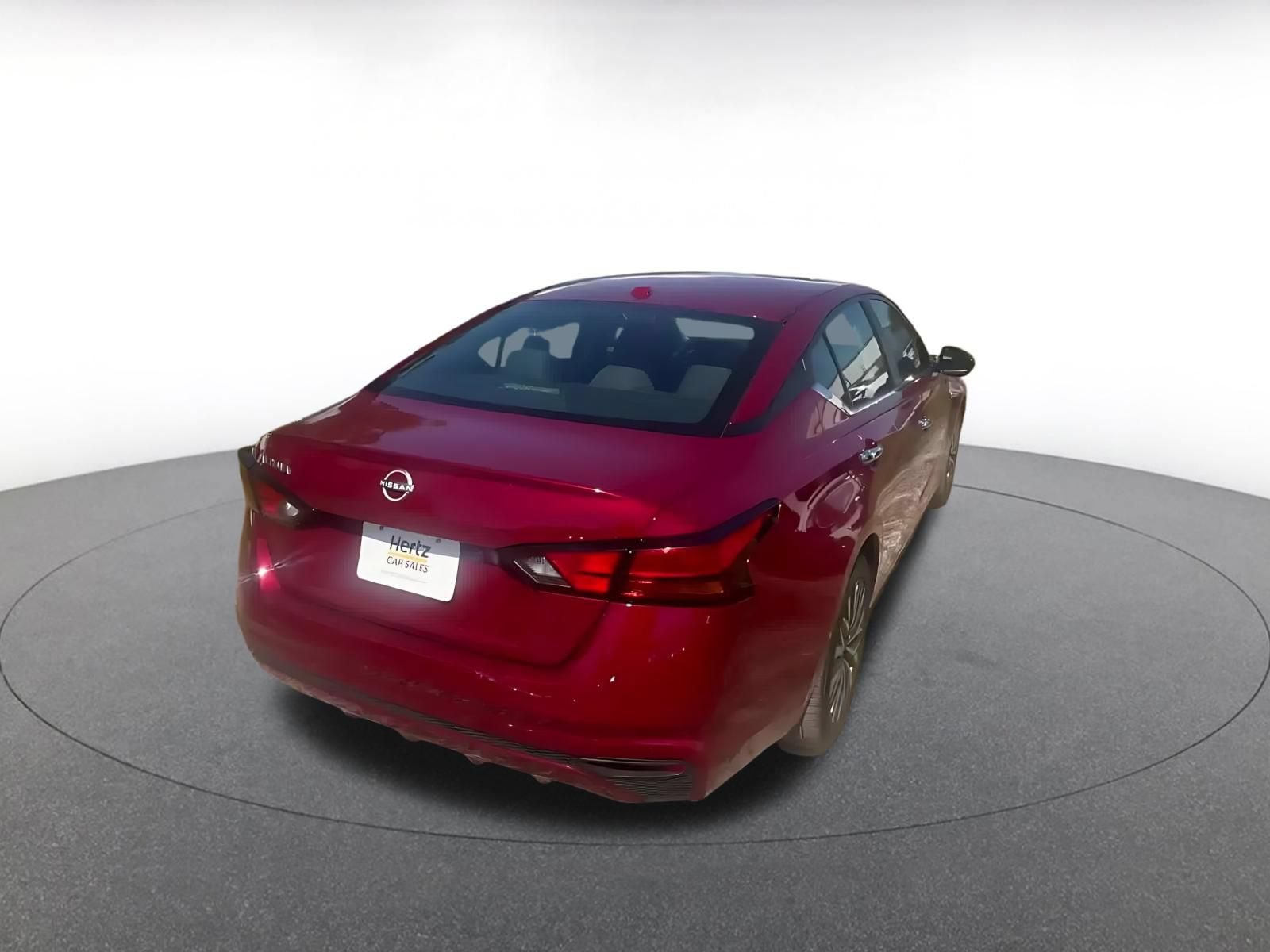 Used 2025 Nissan Altima 2.5 SV FWD image 12