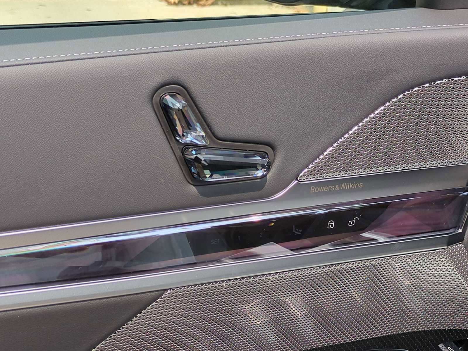 New 2025 BMW 740i xDrive AWD/4WD image 18