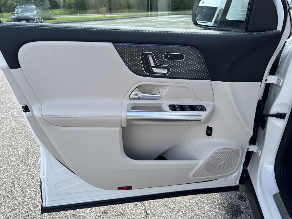 New 2025 Mercedes-Benz GLA 250 4MATIC image 14