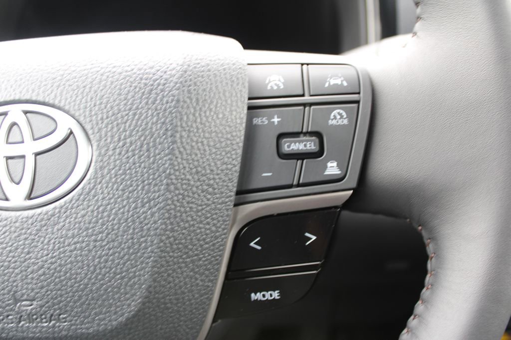 Used 2026 Toyota Camry XLE AWD/4WD image 19