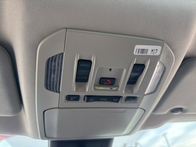 Used 2025 Toyota Highlander XLE image 23