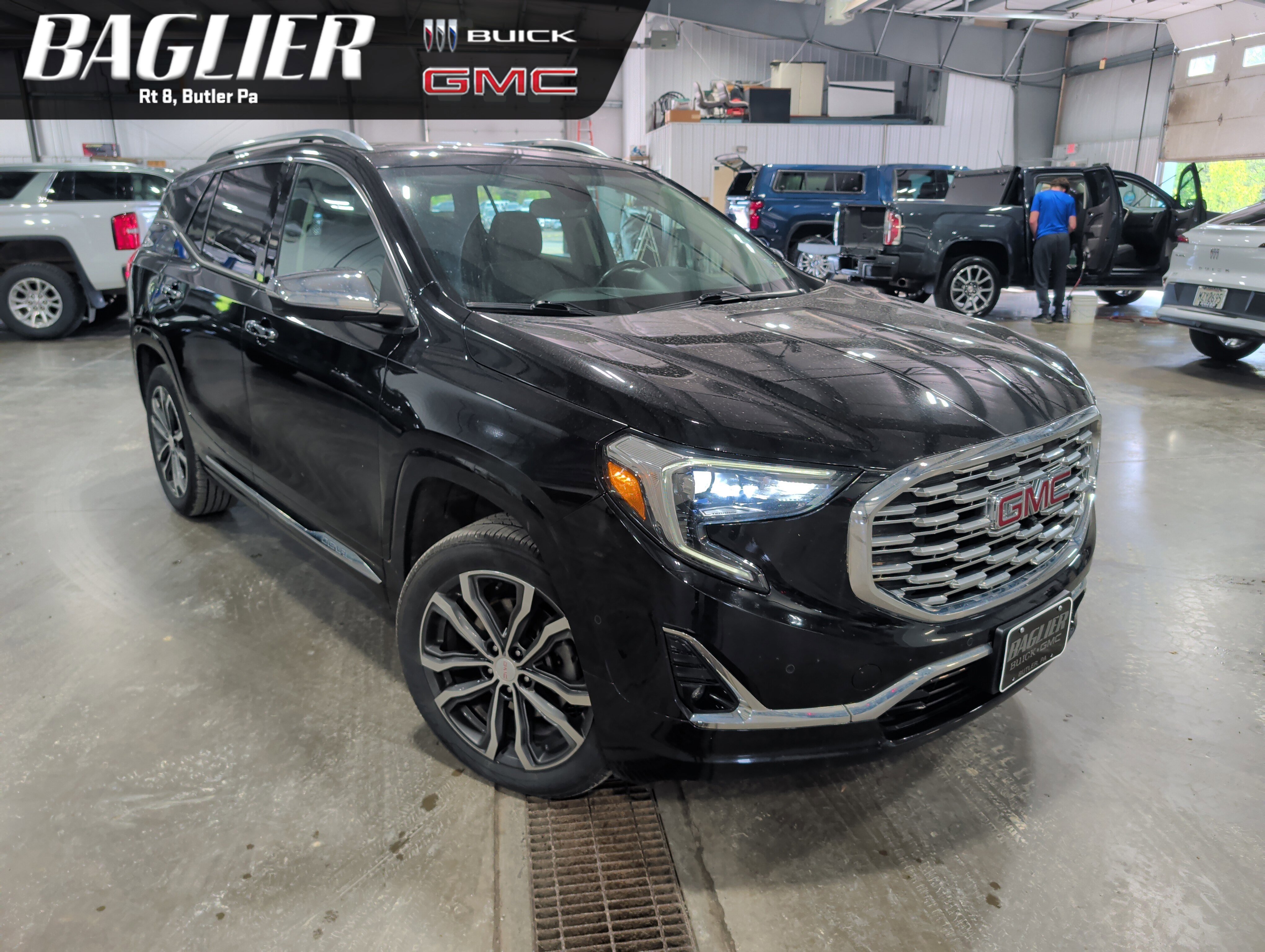 Used 2018 GMC Terrain Denali w/ Advanced Safety Package AWD/4WD image 1