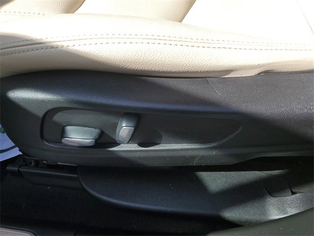 Used 2018 Cadillac XT5 FWD image 24